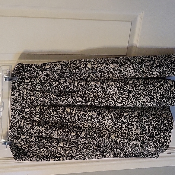 *Women's Plus Size 20 Skirt - Picture 3 of 12